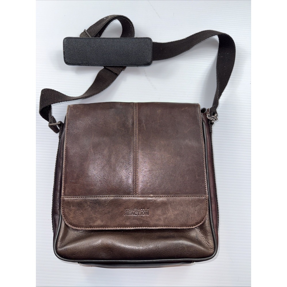 Kenneth Cole Reaction Brown Leather crossbody messenger bag 11x11"